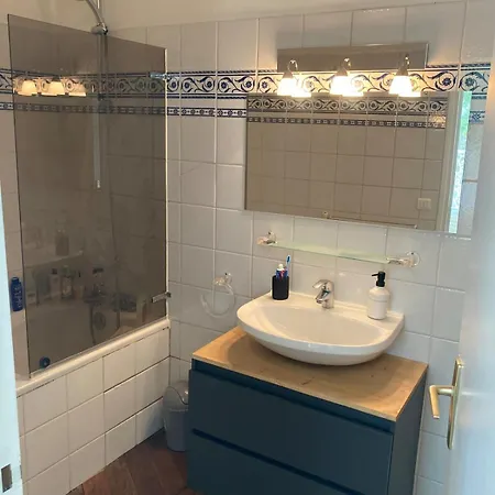 Very Charming Haussmannian With Balcony Apartamento